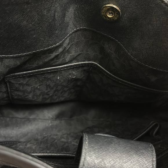 🖤Michael Kors large bag🖤 - Picture 3 of 4